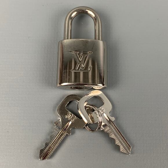 LOUIS VUITTON 303 Silver Metal Padlock & Key - Picture 1 of 5